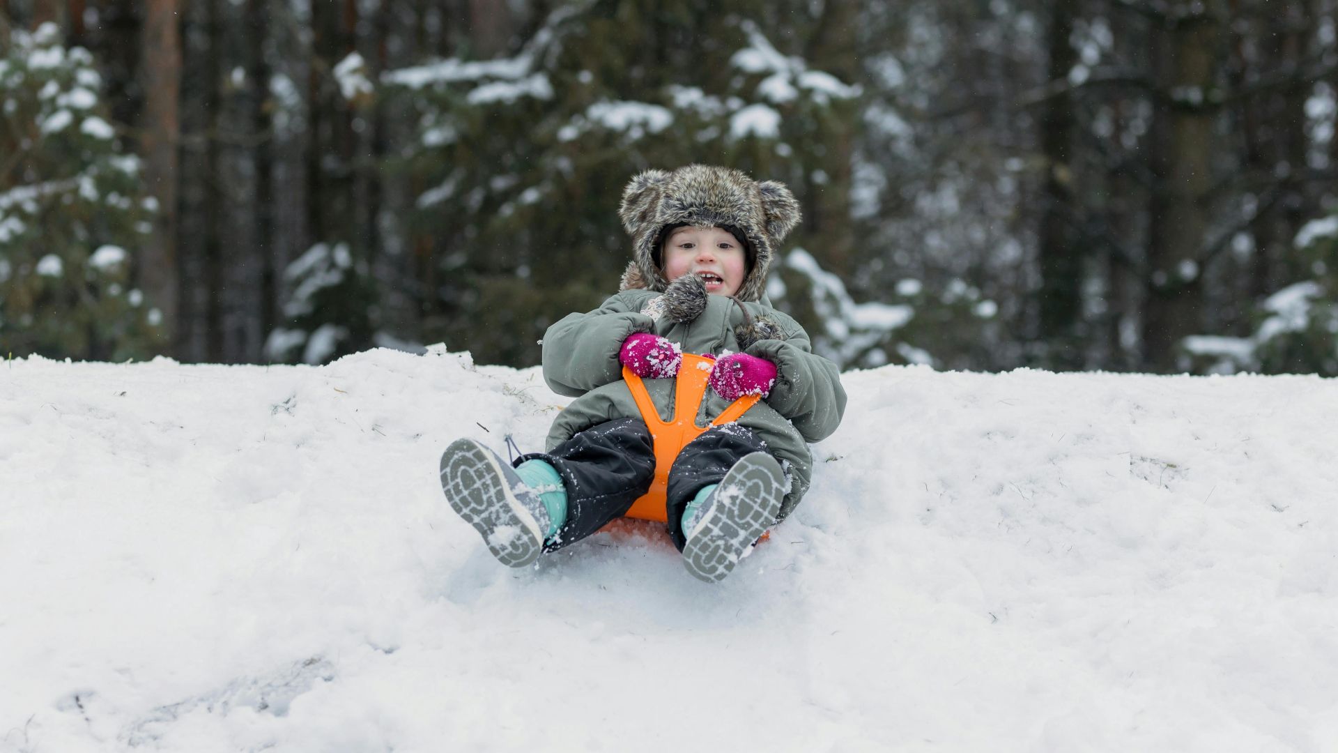 11. Sauter des toits dans des bancs de neige