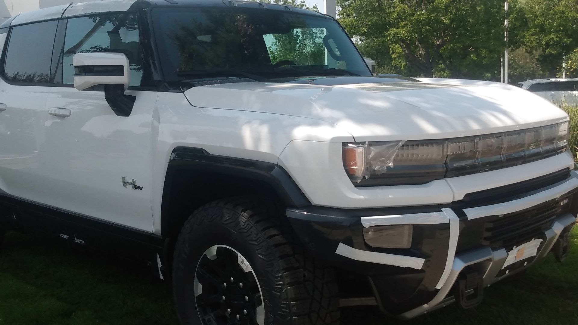 4. Le Hummer EV et le H1
