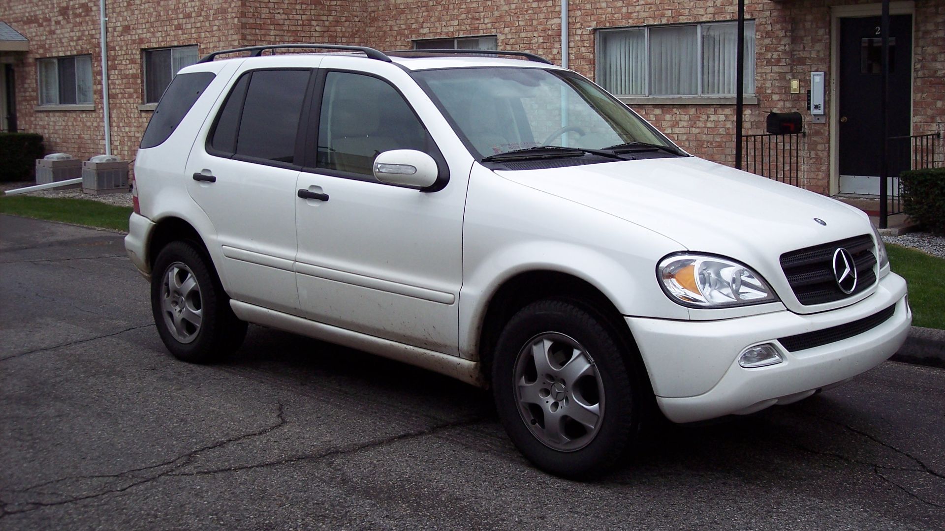 2. Mercedes-Benz ML350 (première génération W164)