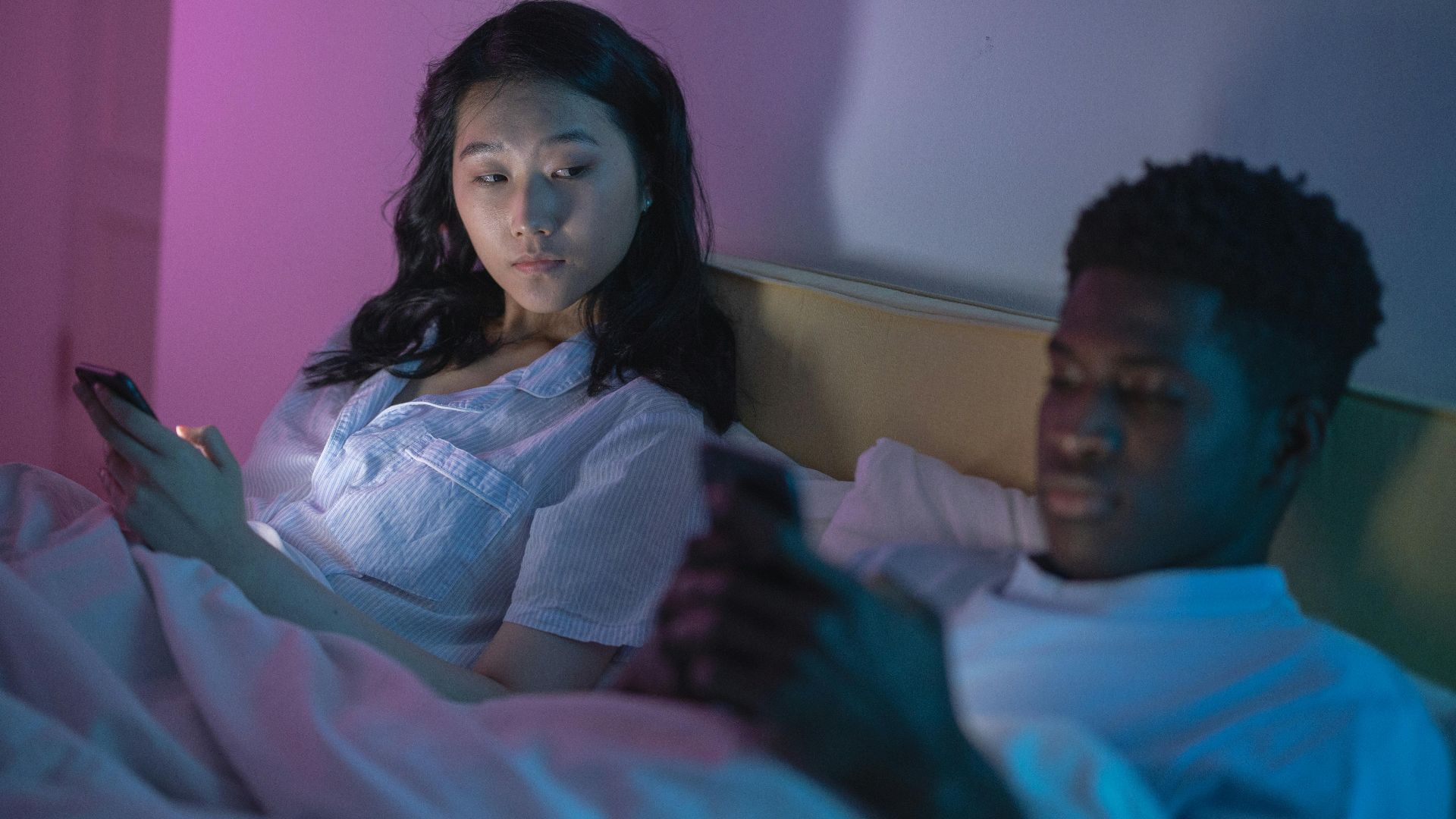 12. Ils ne lèvent plus les yeux de leurs écrans