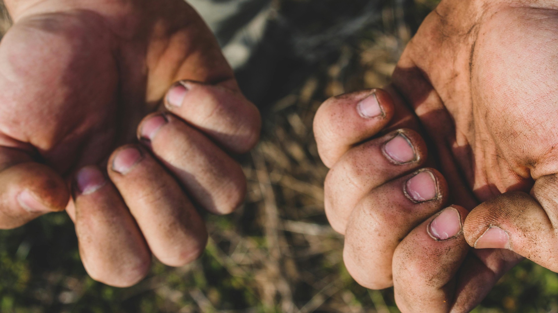 7. Avoir les ongles sales