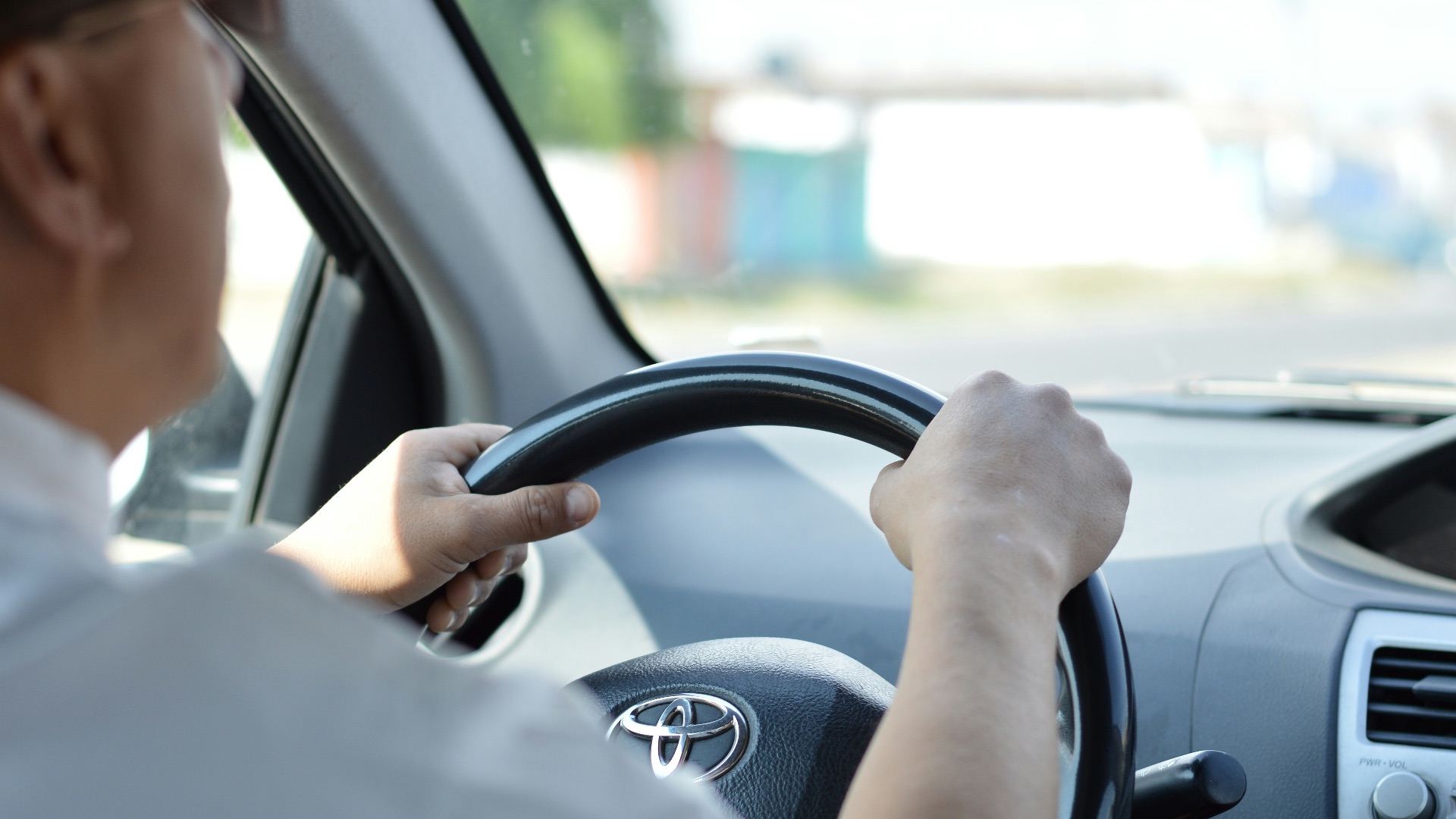 18. Conduire la voiture de quelqu’un d’autre