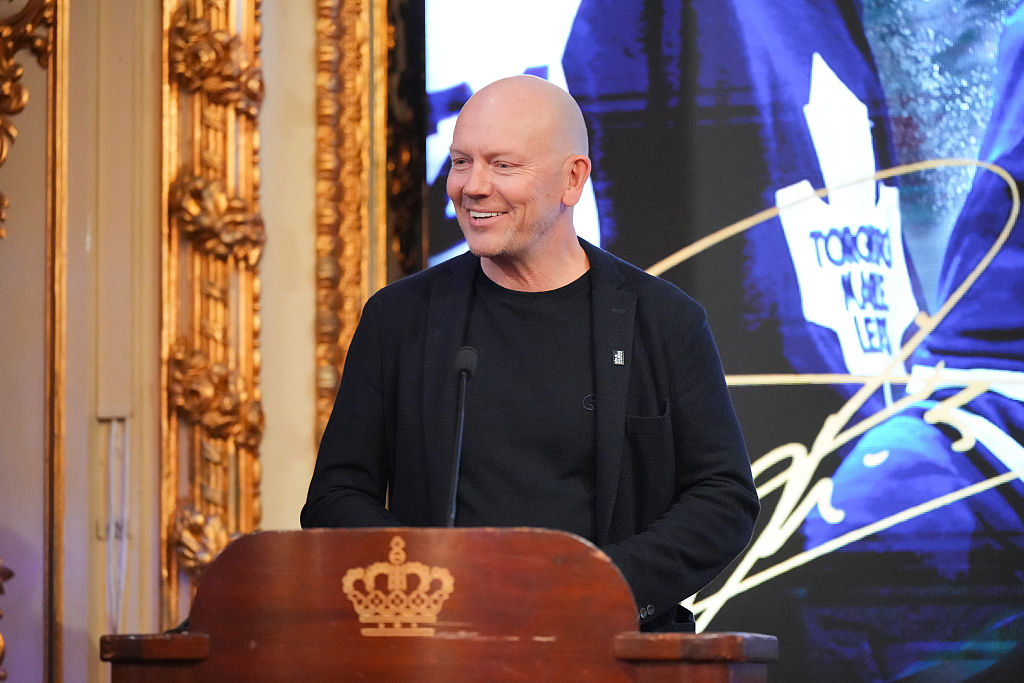 The Leafs want to sign Mats Sundin… but they’re doing things all wrong
