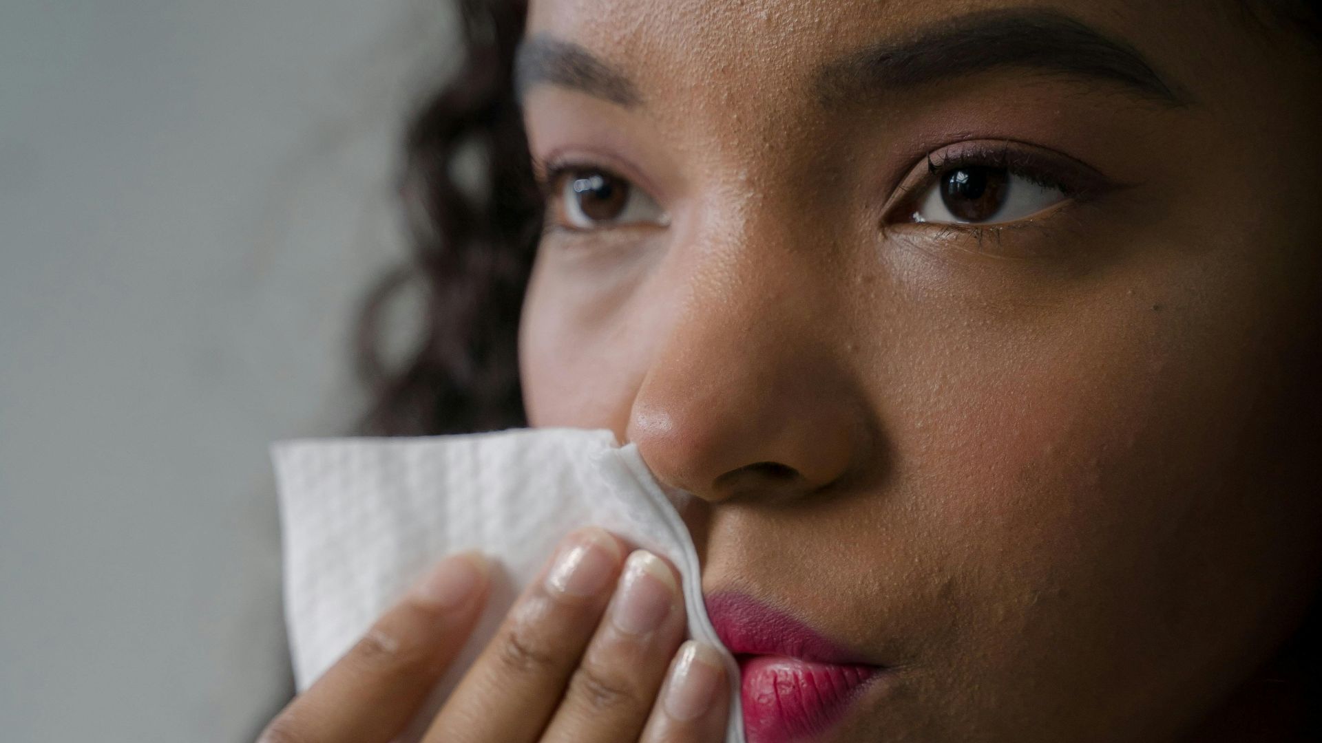 1. Commencez par matifier la zone T