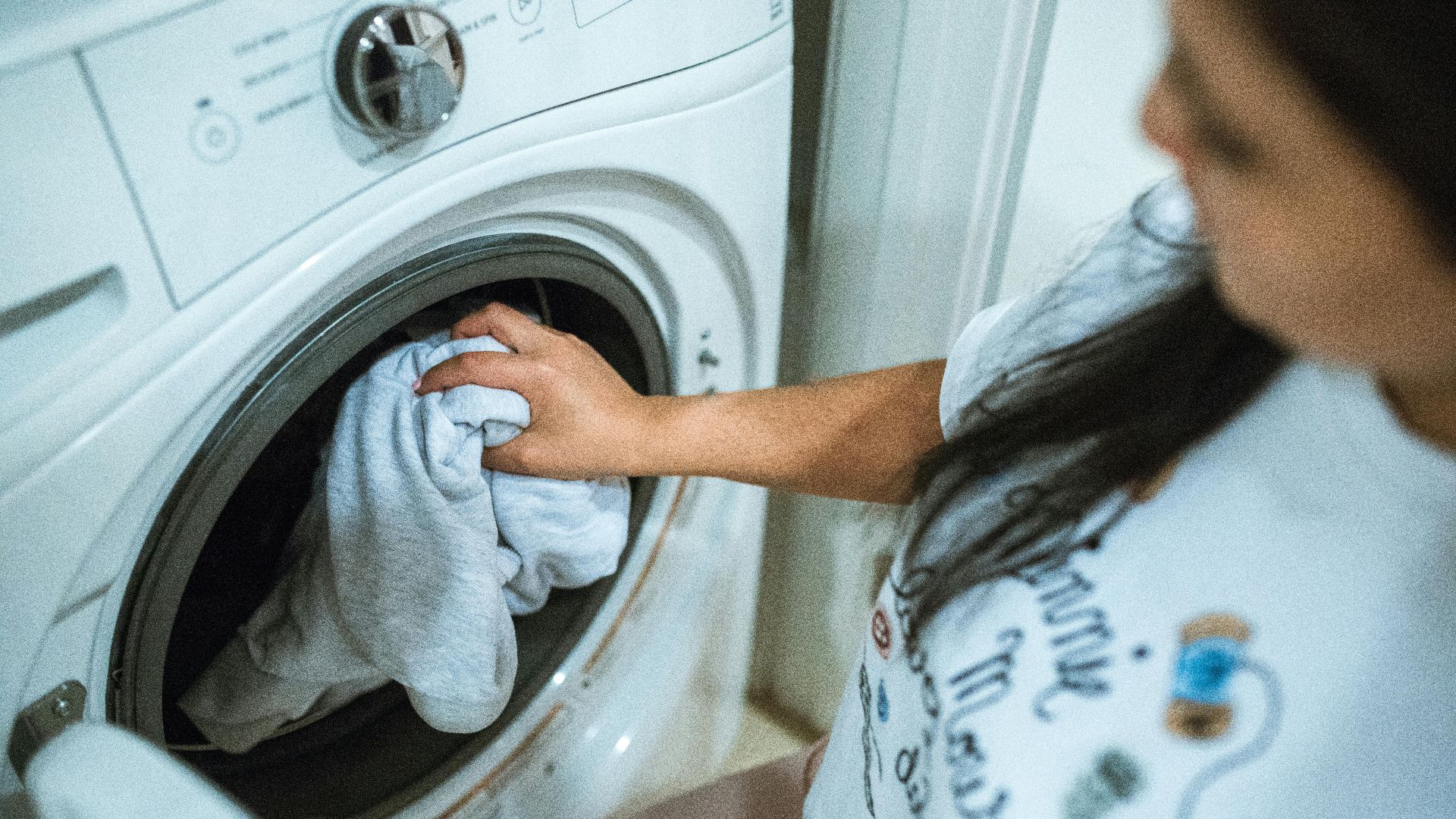 9. Laver à la main et faire sécher à l'air libre certains vêtements