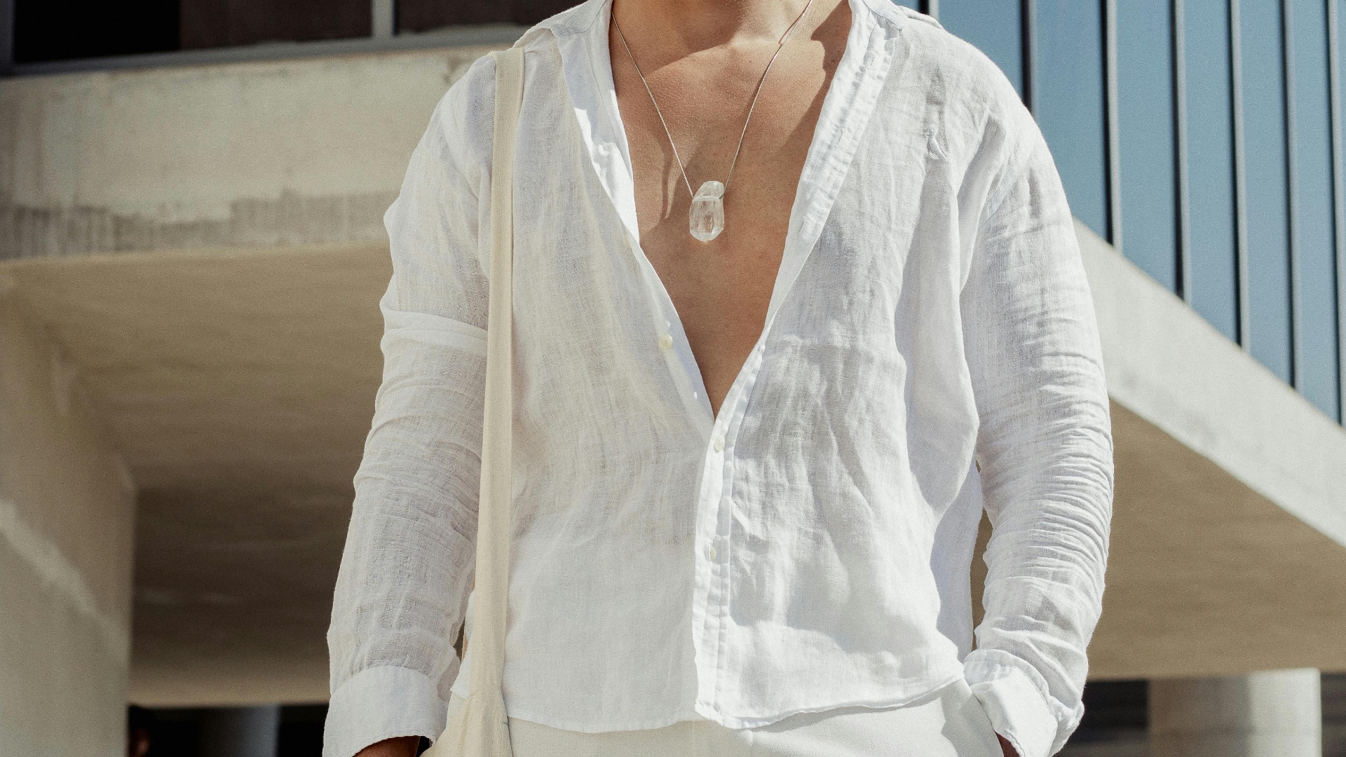 7. Chemises boutonnées en lin ou en coton