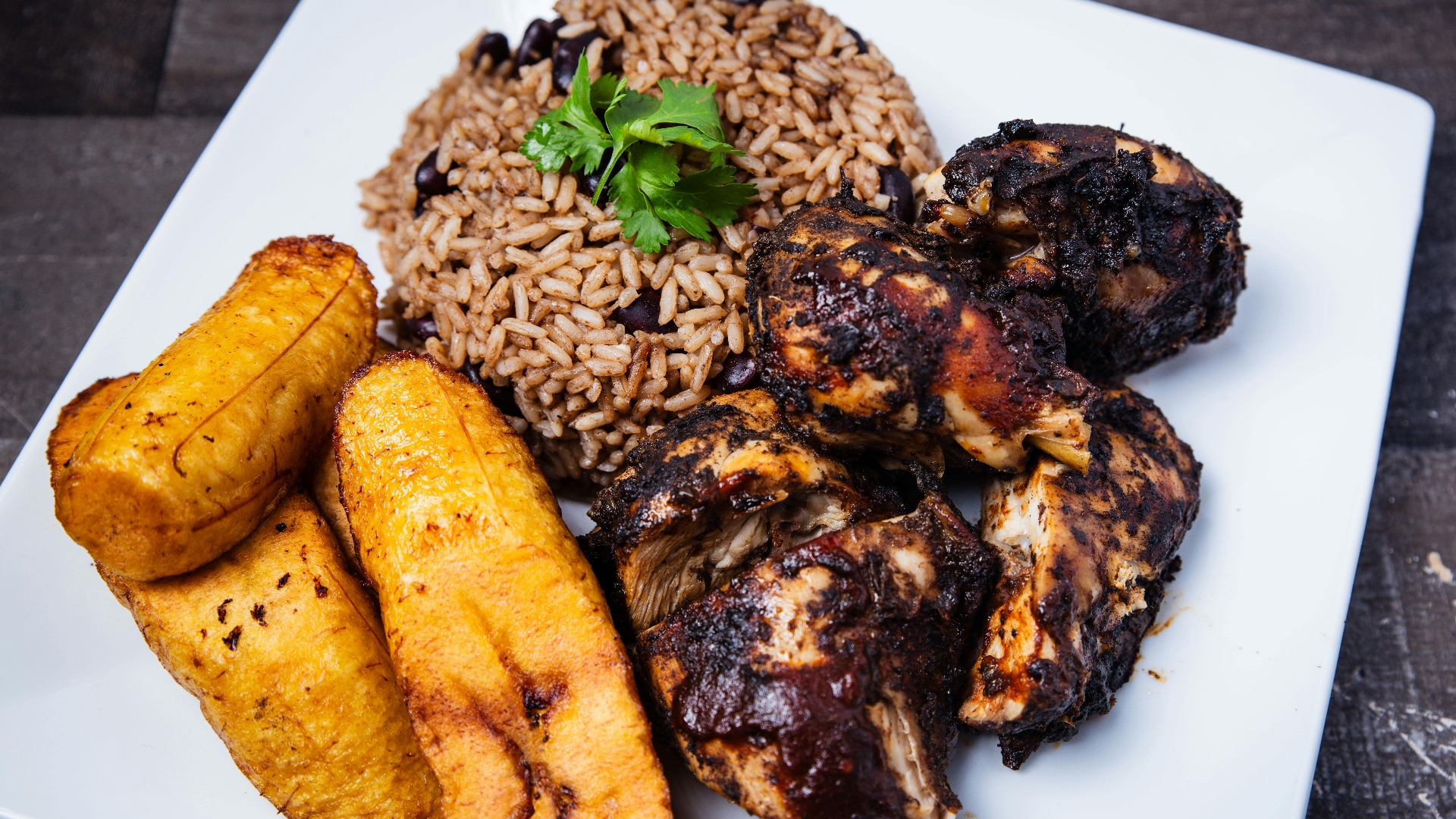 5. Poulet jerk (Jamaïque)