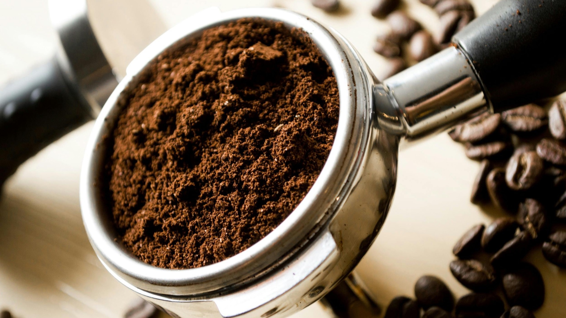 4. Réduisez votre consommation de caféine et d'alcool