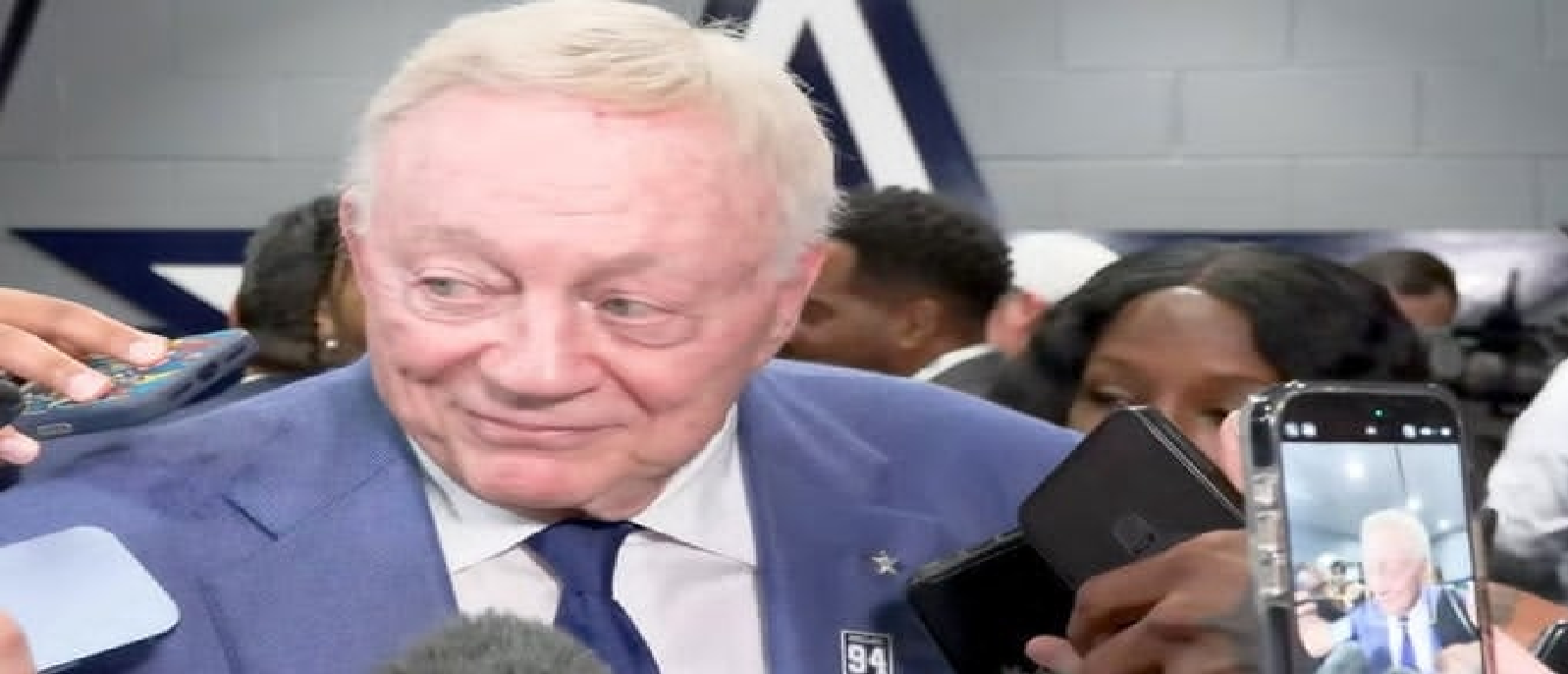 Jerry Jones is directly involved in the negotiations between the NFL and the referees