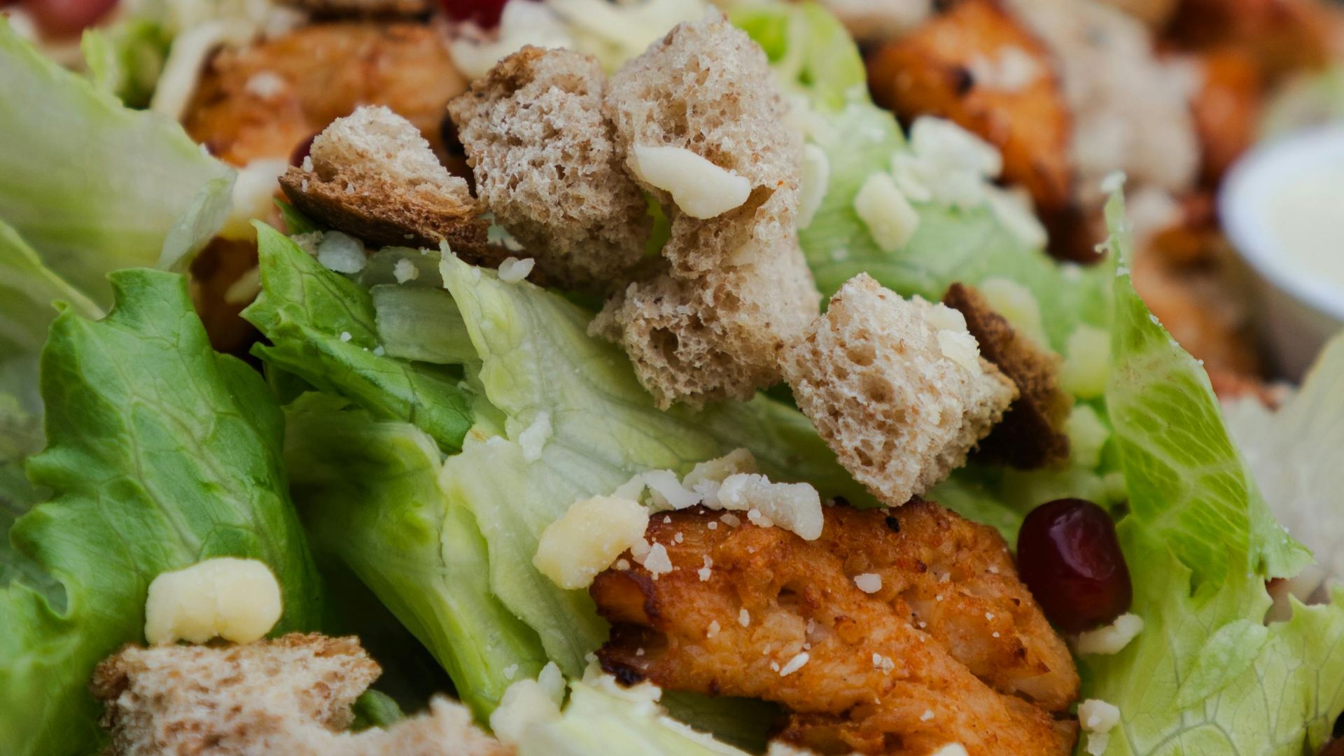 16. Méfiez-vous des salades qui ne sont pas vraiment saines