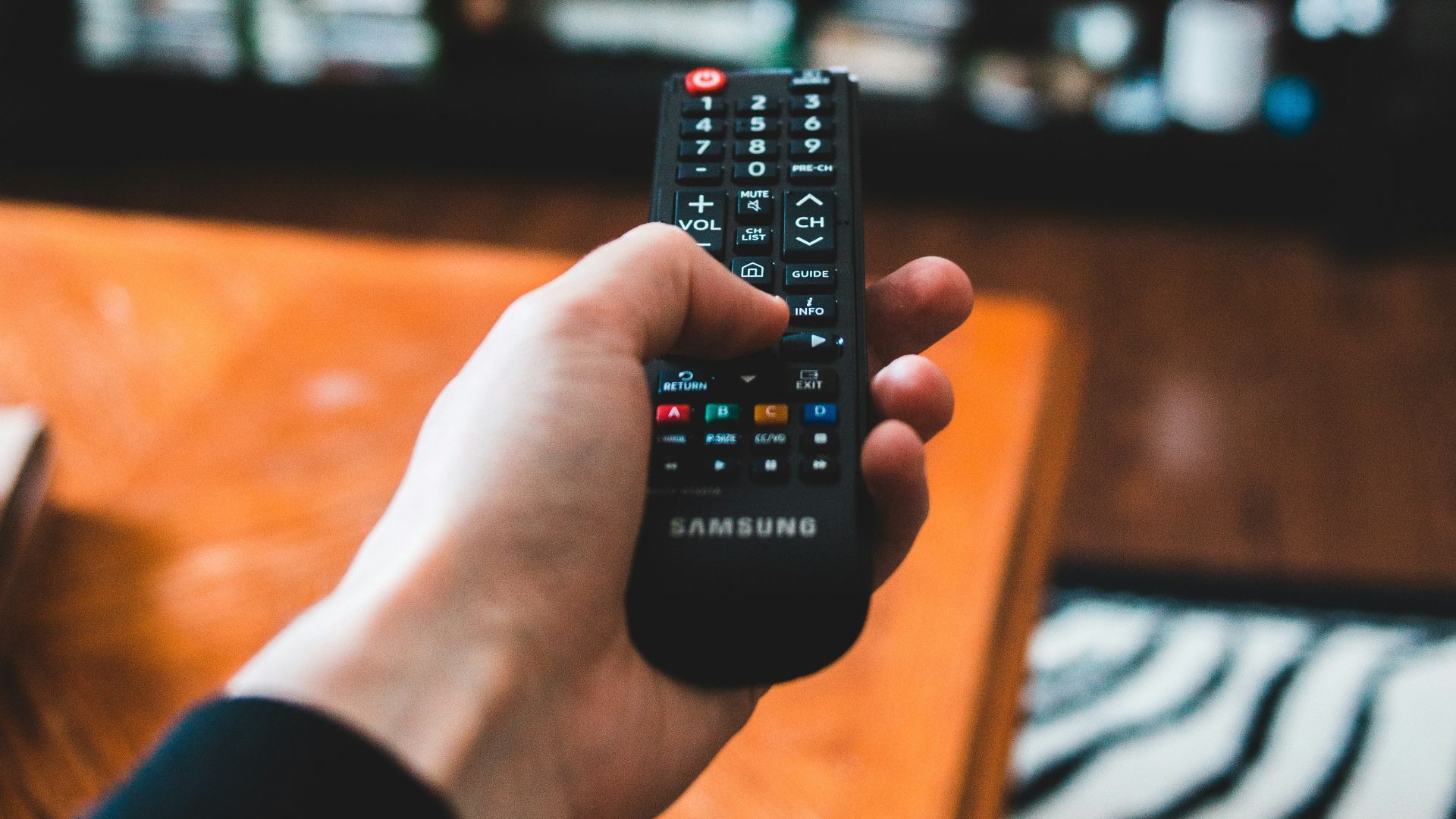 20. Télécommandes laissées à portée de main
