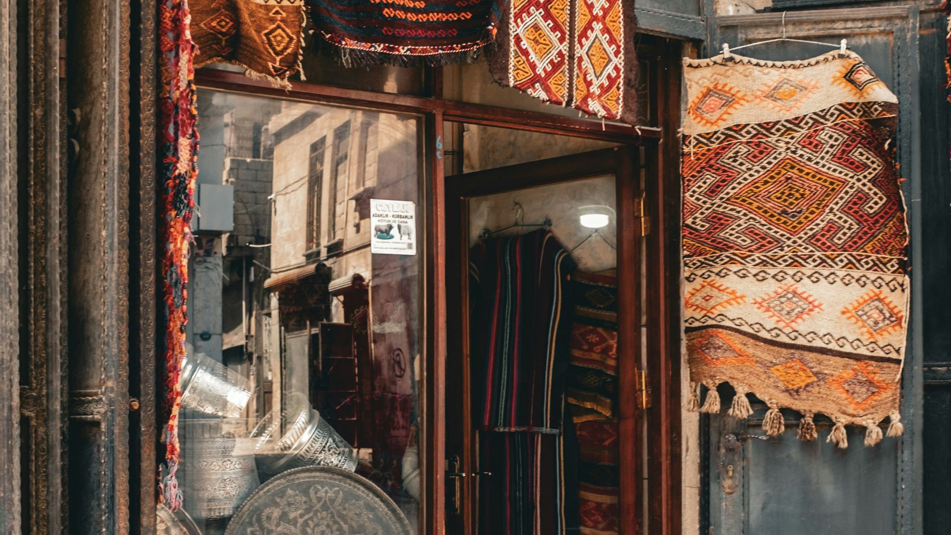 8. Ils superposent les tissus