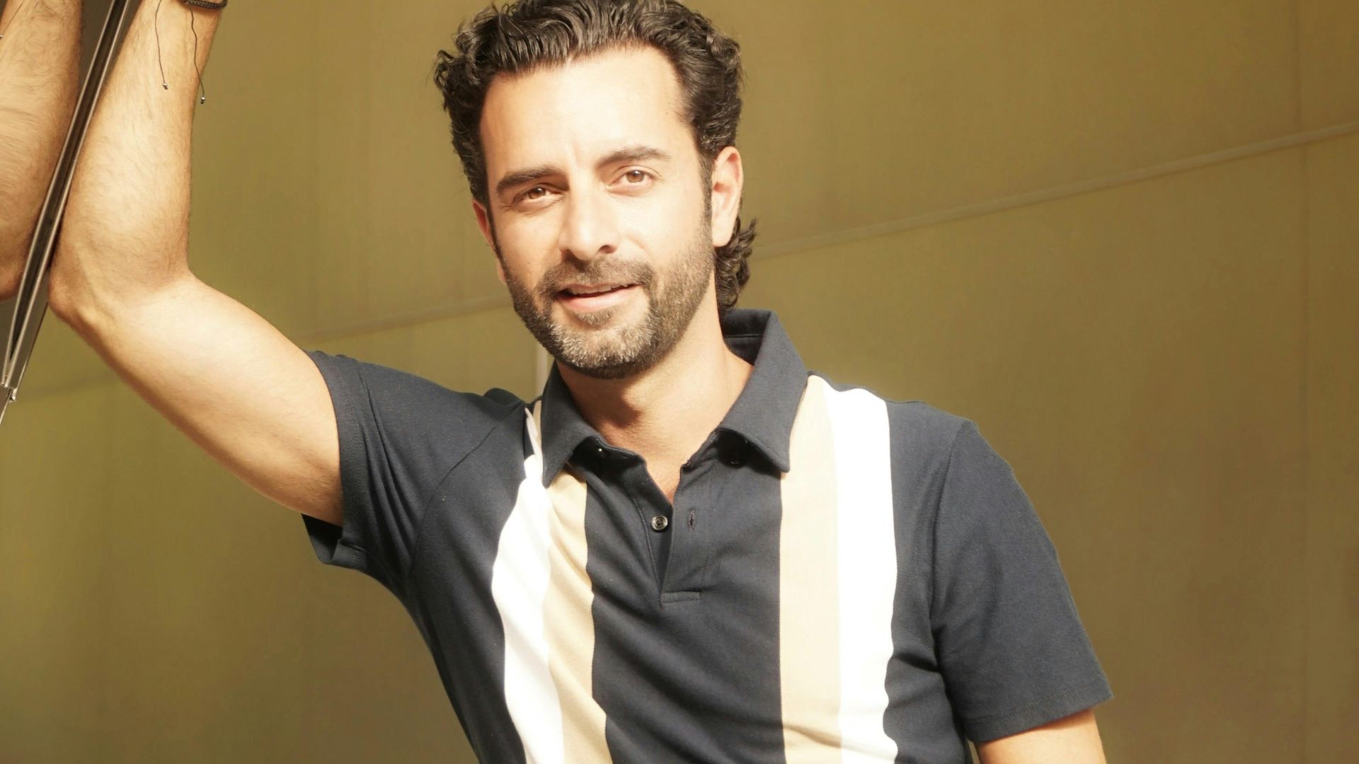 6. Un polo et un pantalon chino