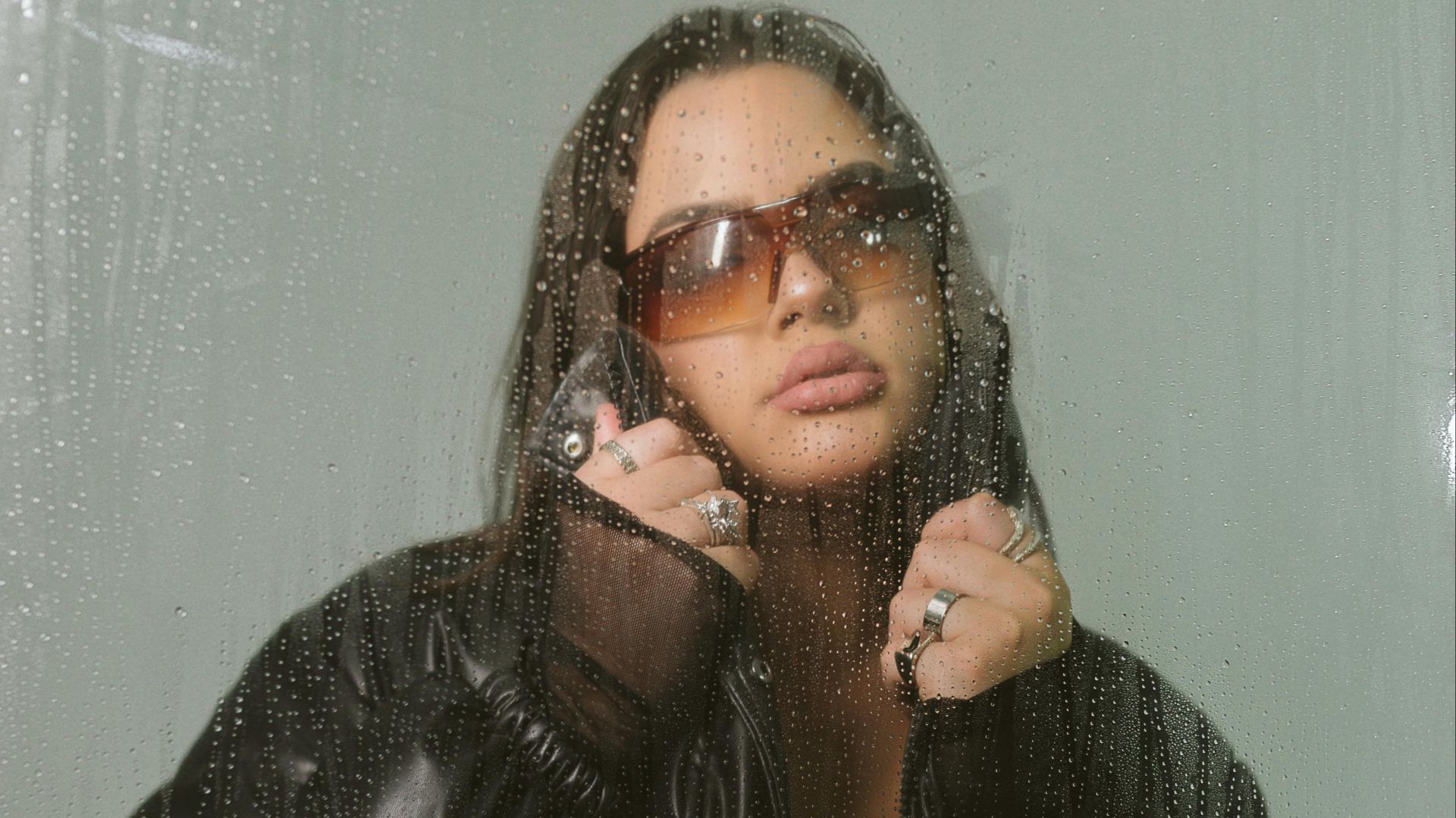 3. Lunettes de soleil Shield