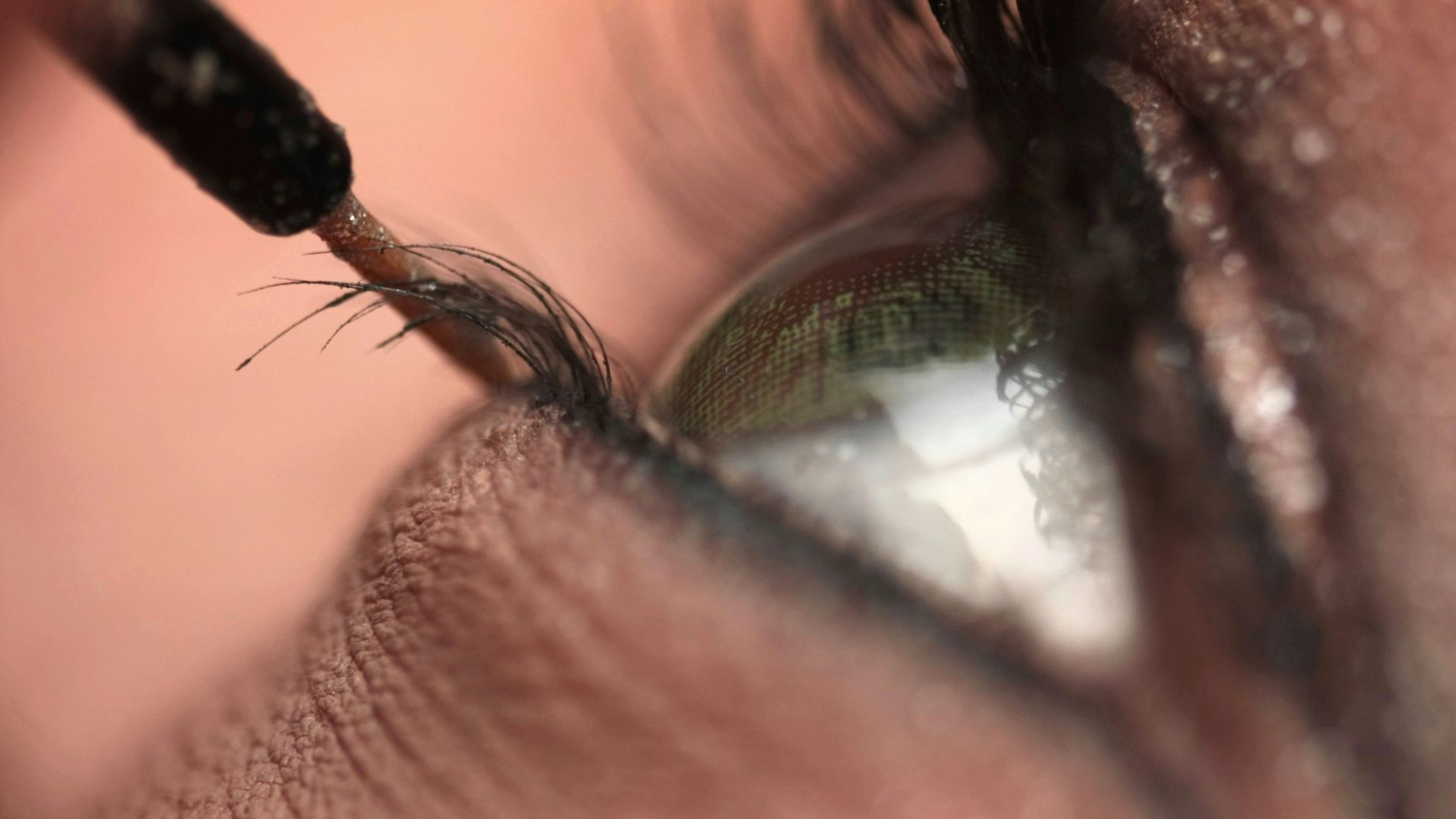 8. Un trait d'eyeliner épais et intense