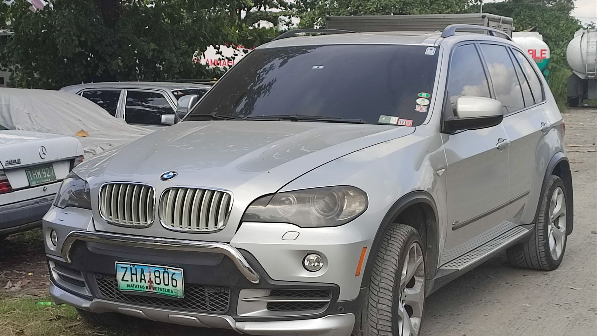 4. BMW X5 (E70 V8)