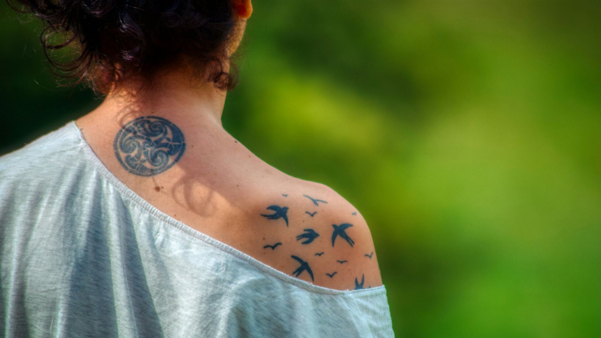 20 choses à savoir avant de se faire faire un tatouage visible