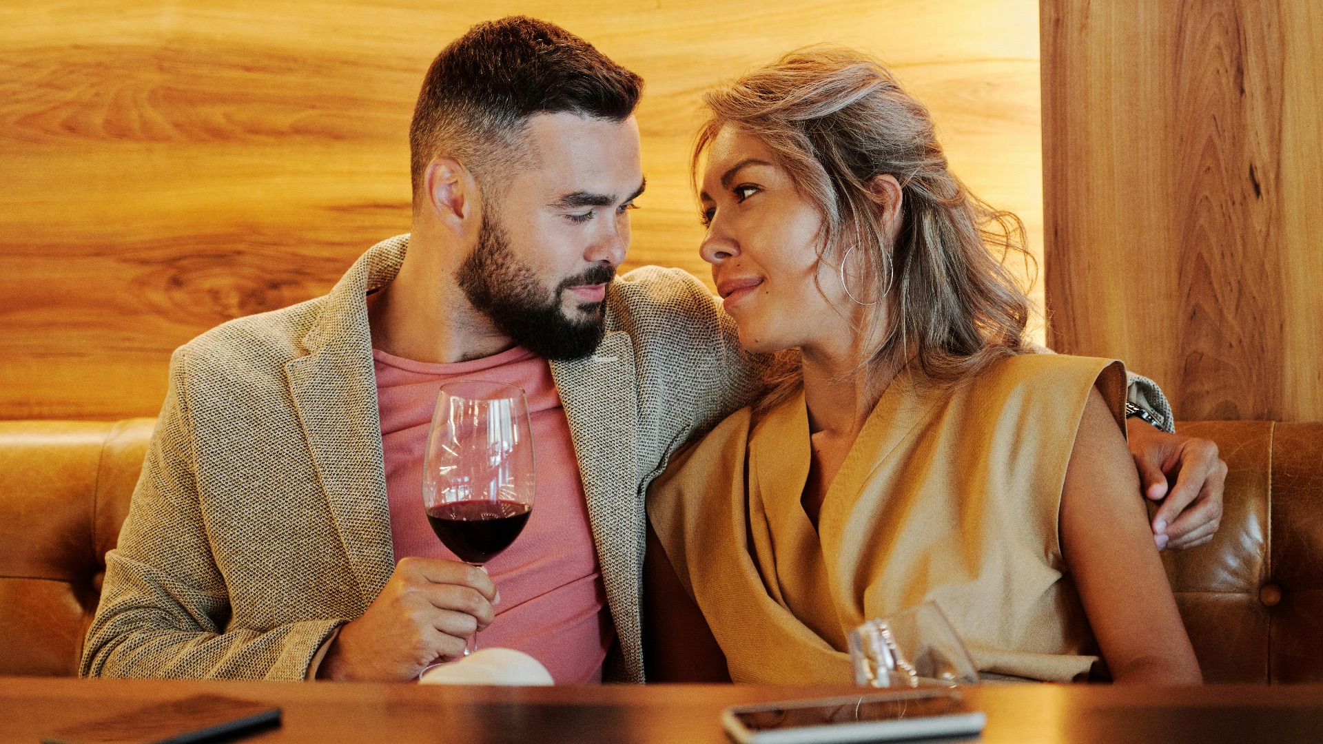 10 raisons pour lesquelles les rencontres amoureuses deviennent plus difficiles à 30 ans… et 10 raisons pour lesquelles elles deviennent en fait plus faciles