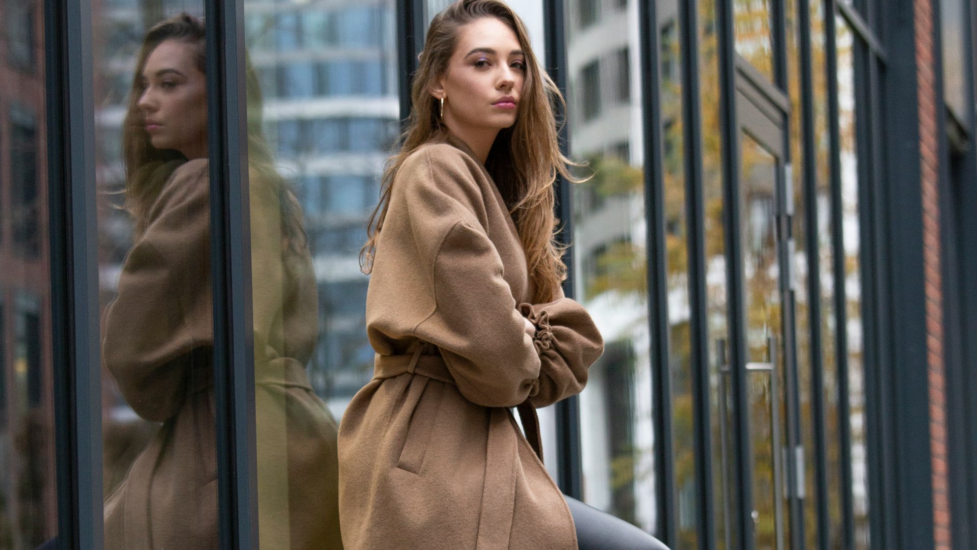 5. Un manteau arrivant aux genoux