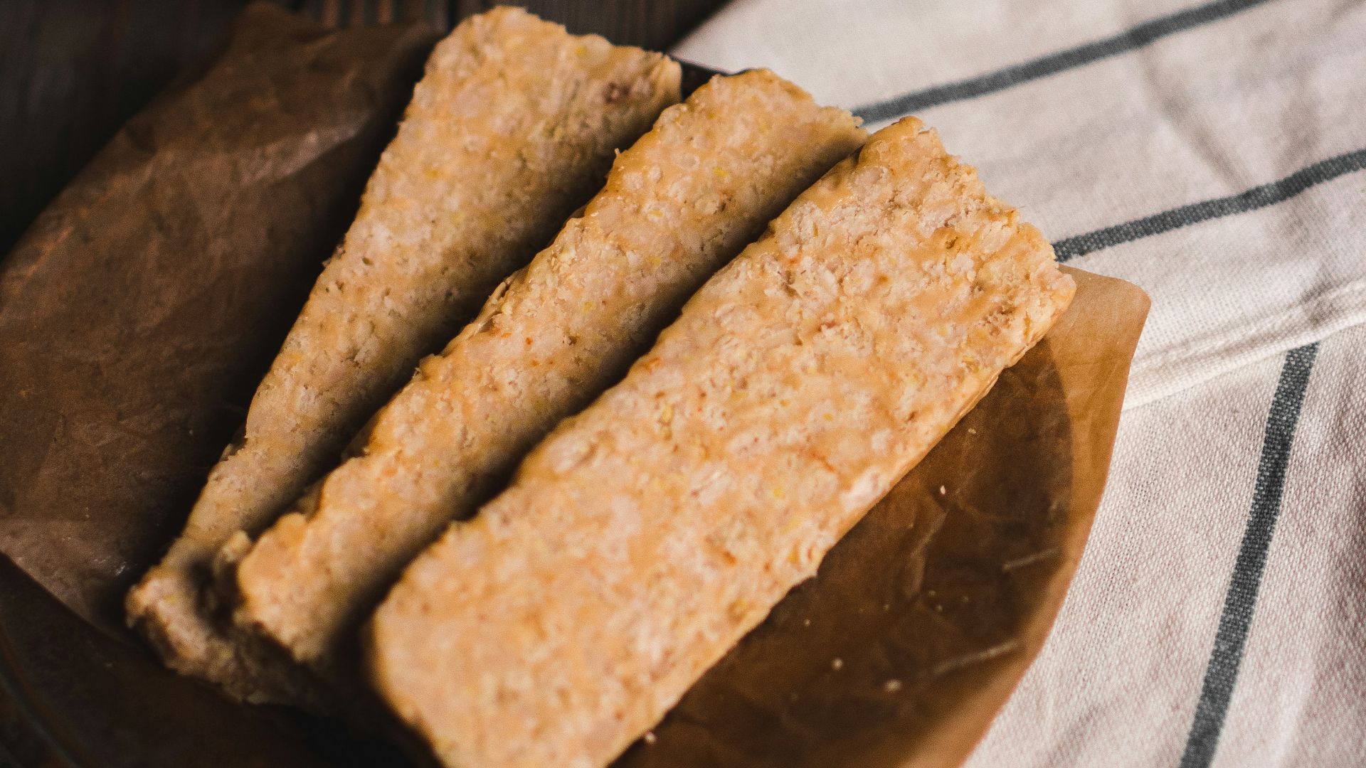 18. Lamelles de tempeh à la moutarde