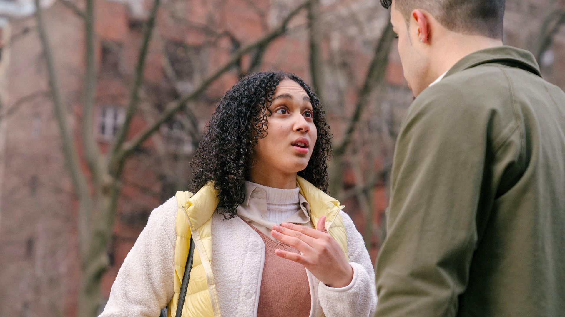 13. Lui demander si elle est « sûre » d'un certain ton