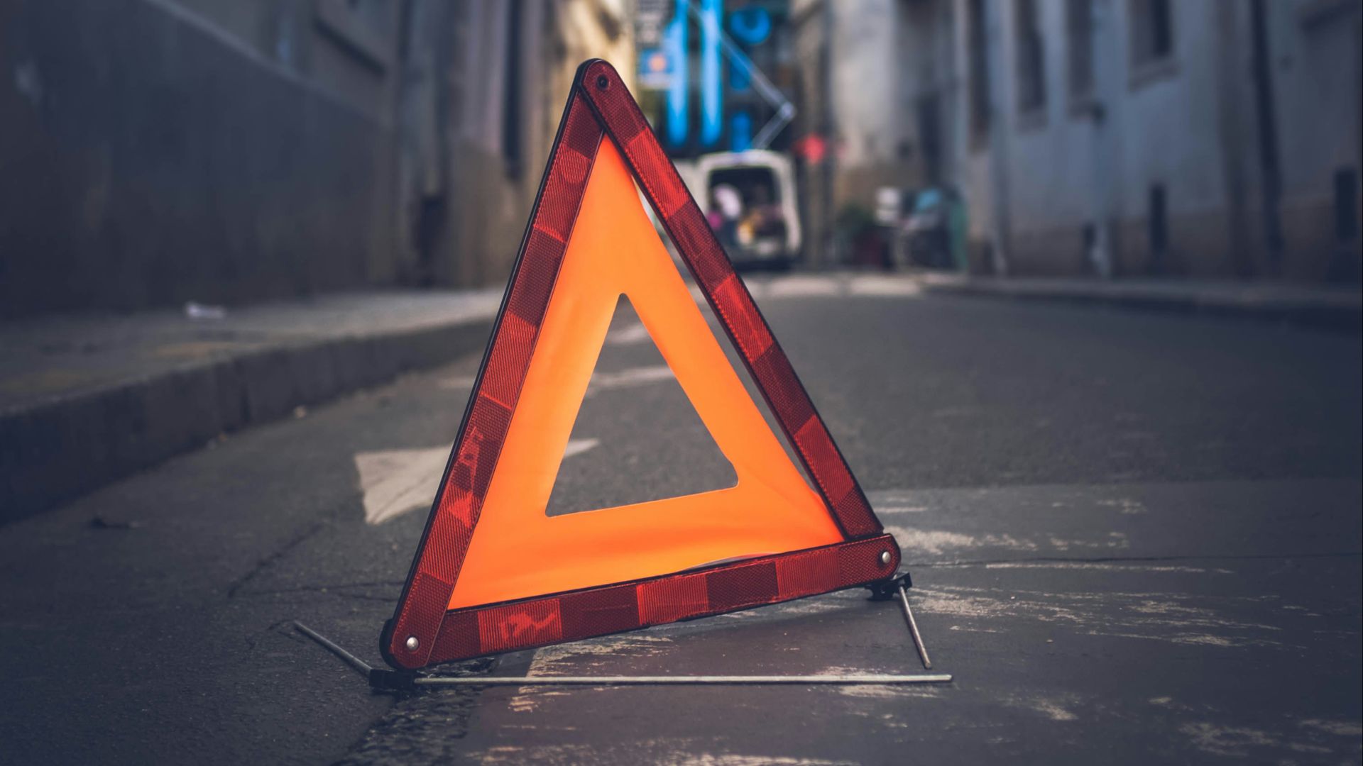 9. Triangles de signalisation réfléchissants