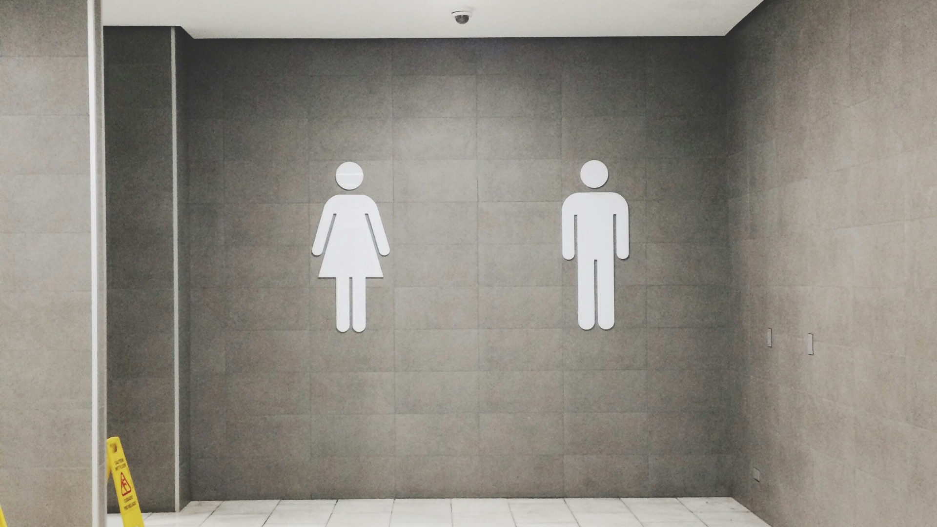 5. Ne pas se laver les mains après être allé aux toilettes
