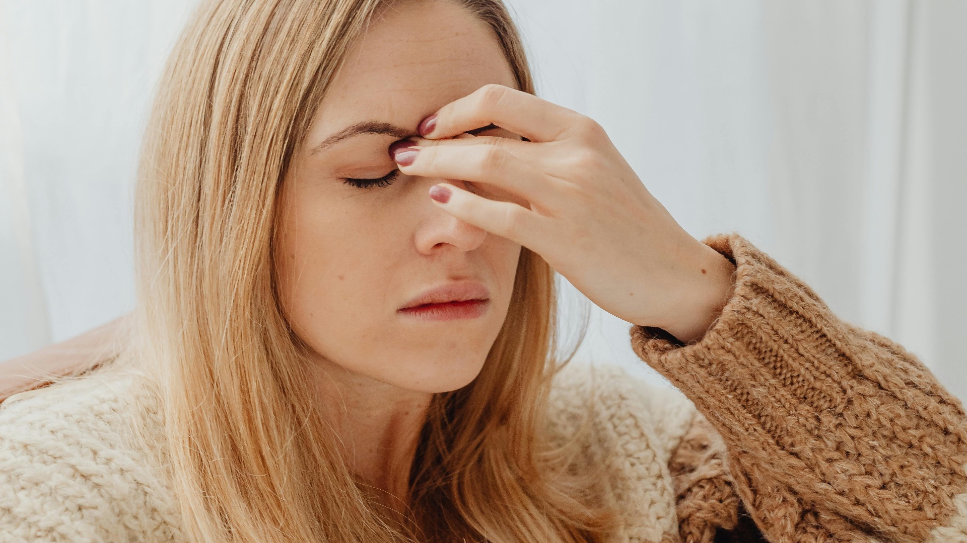 7. Les maux de tête qui suivent votre schéma habituel de syndrome prémenstruel