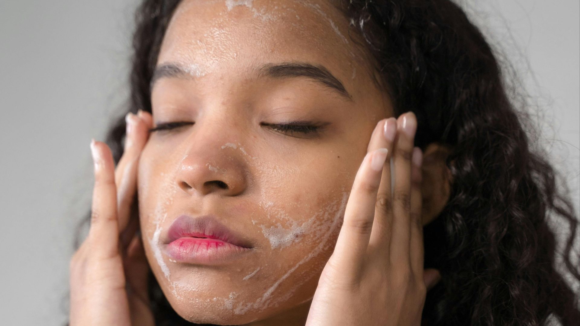 1. Nettoyant doux, sans principes actifs