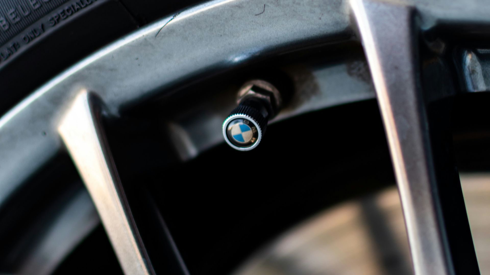 13. Réinitialisation du système de surveillance de la pression des pneus (TPMS)