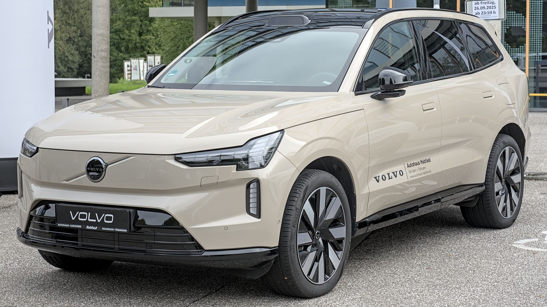19. Volvo EX90