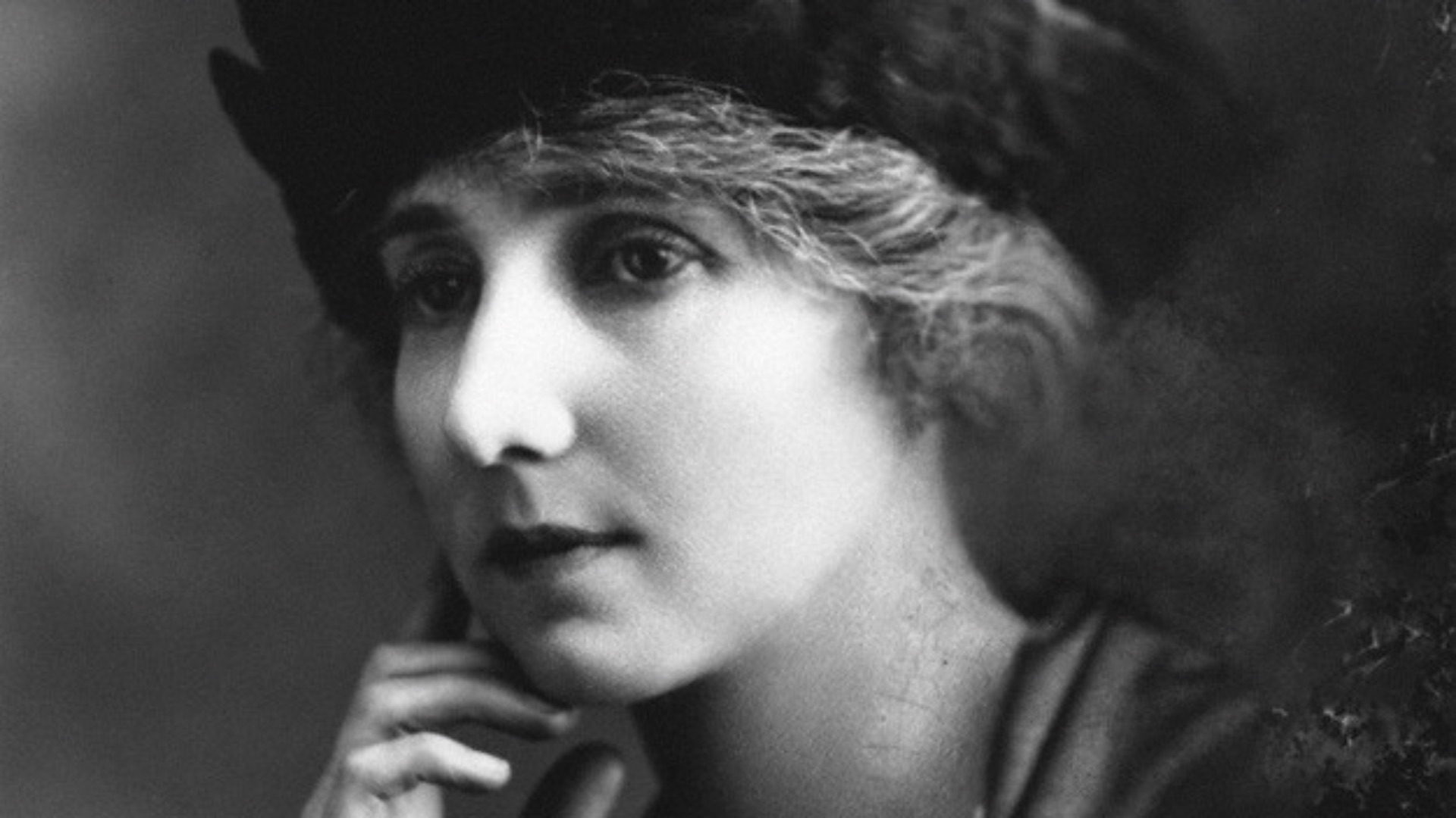 5. Noël Leslie, comtesse de Rothes