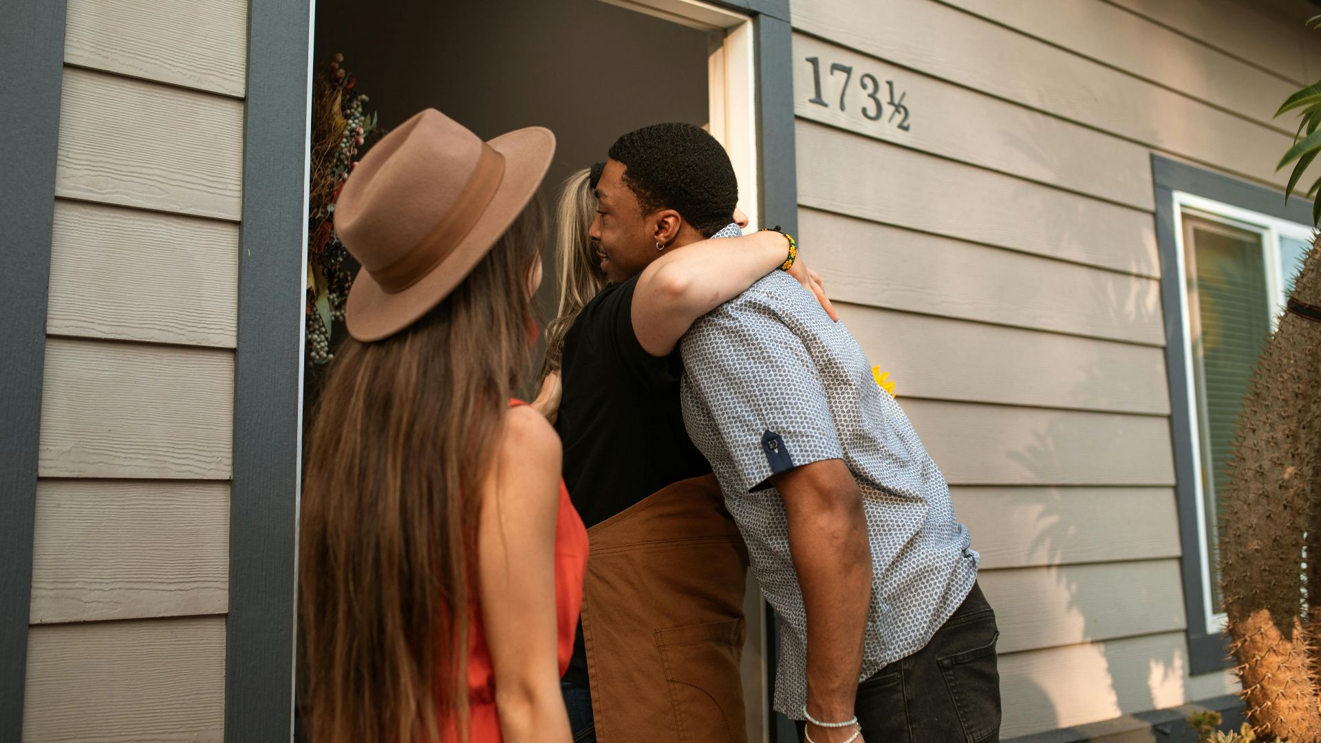 9. Accueillir les invités à la porte