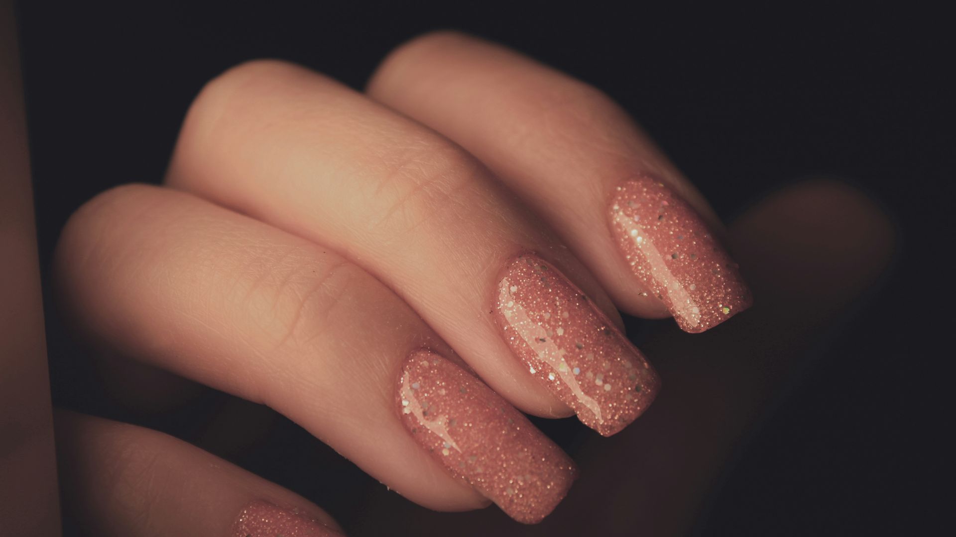 4. Vernis à paillettes (sans couche de finition gel)