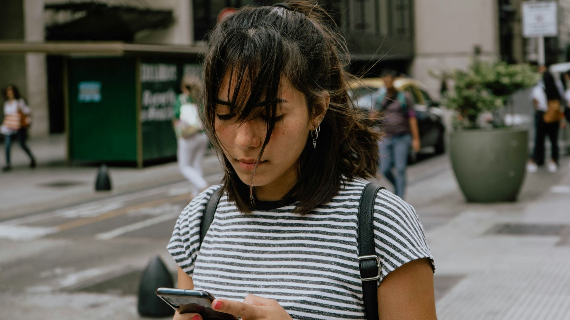 1. Analyser chaque SMS à l'excès