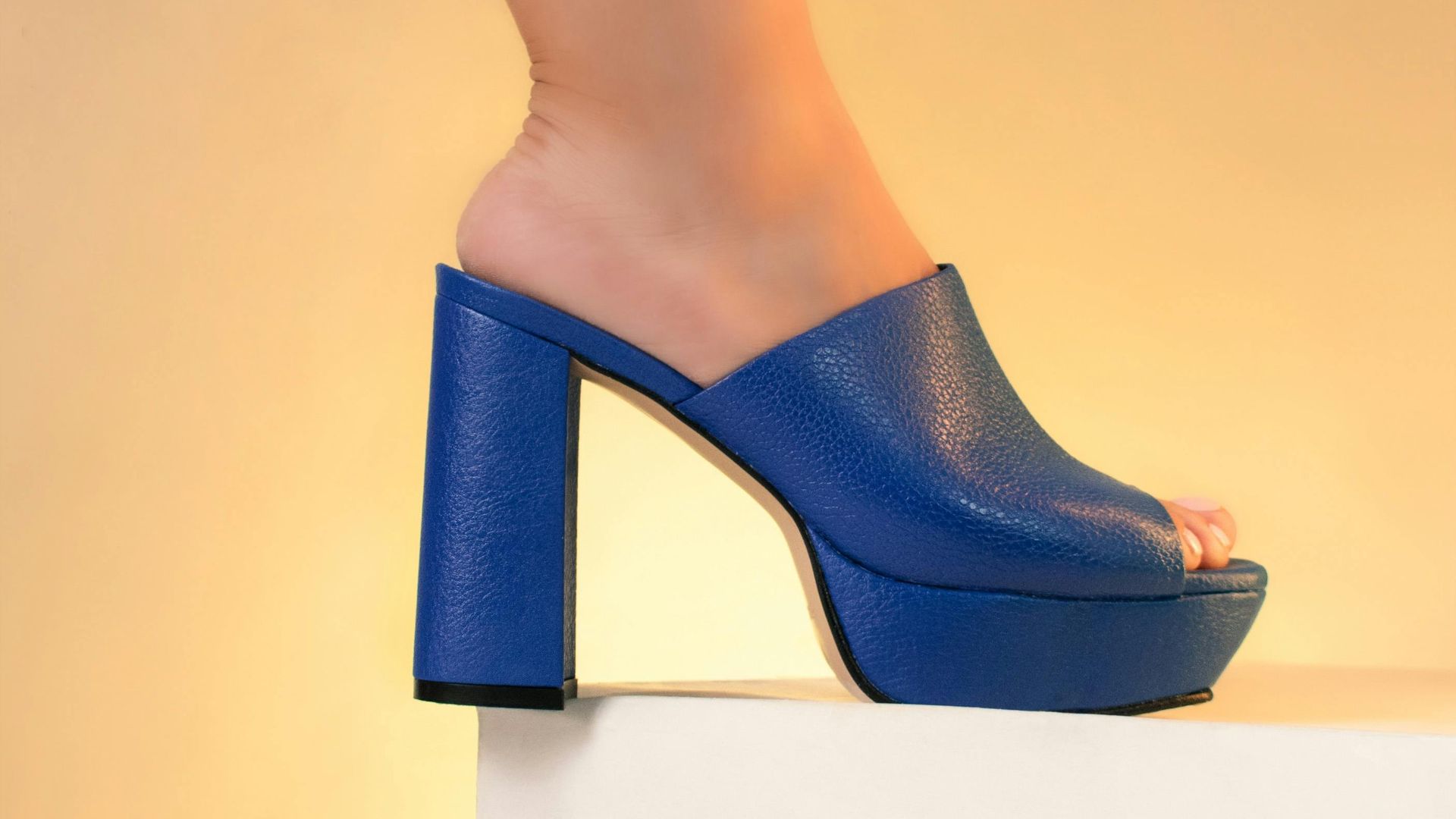 1. Talons aiguilles vertigineux