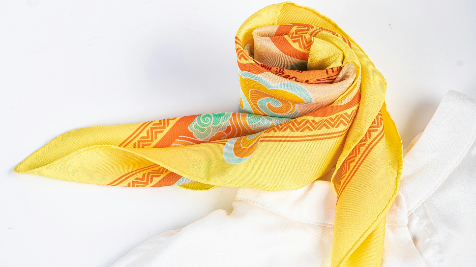 2. Foulards en soie