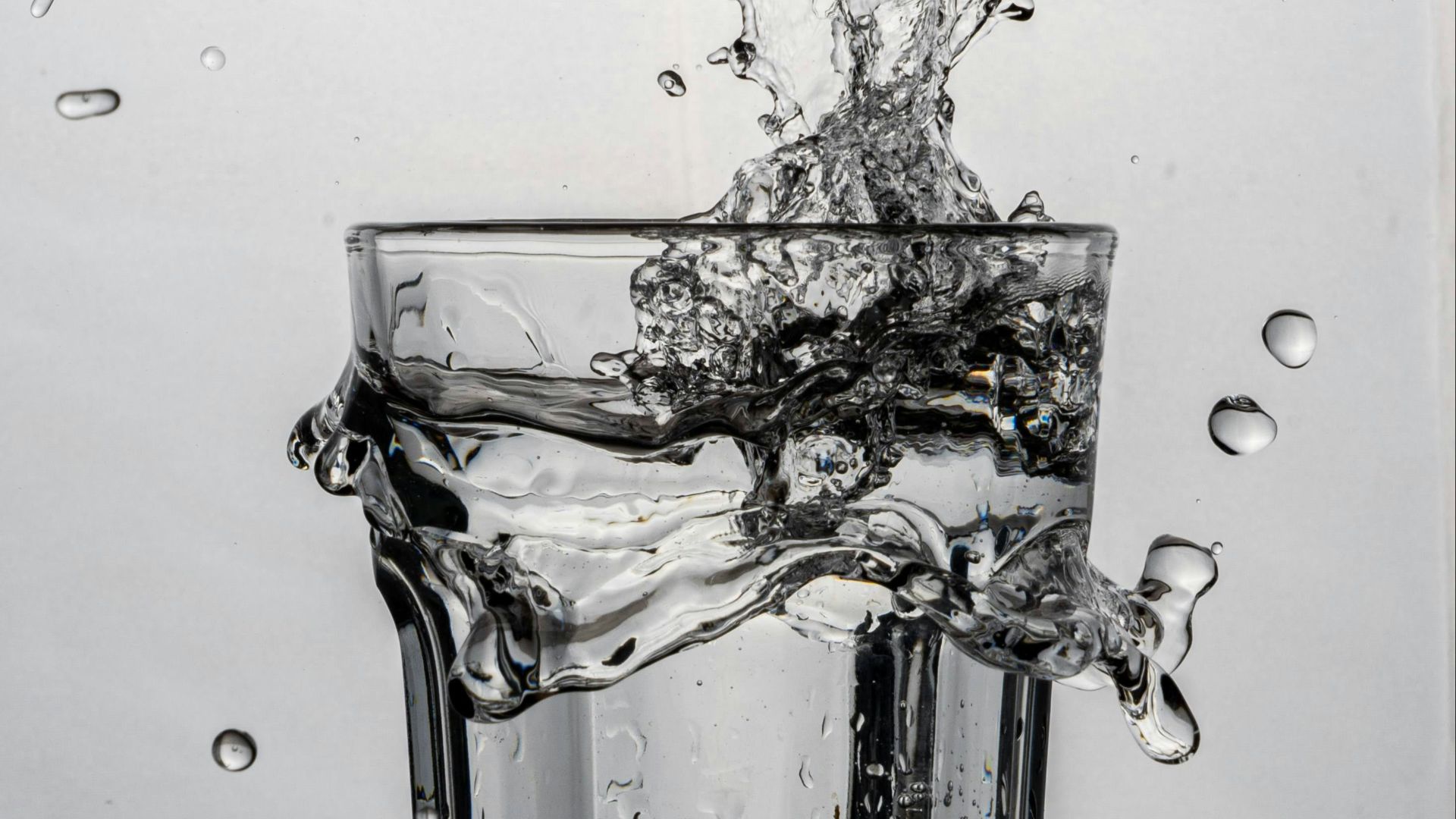 20. Terminez votre journée en buvant un verre d'eau