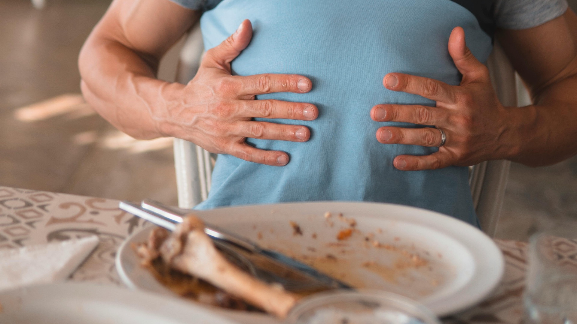 3. Vous mangez peut-être plus vite sans vous en rendre compte