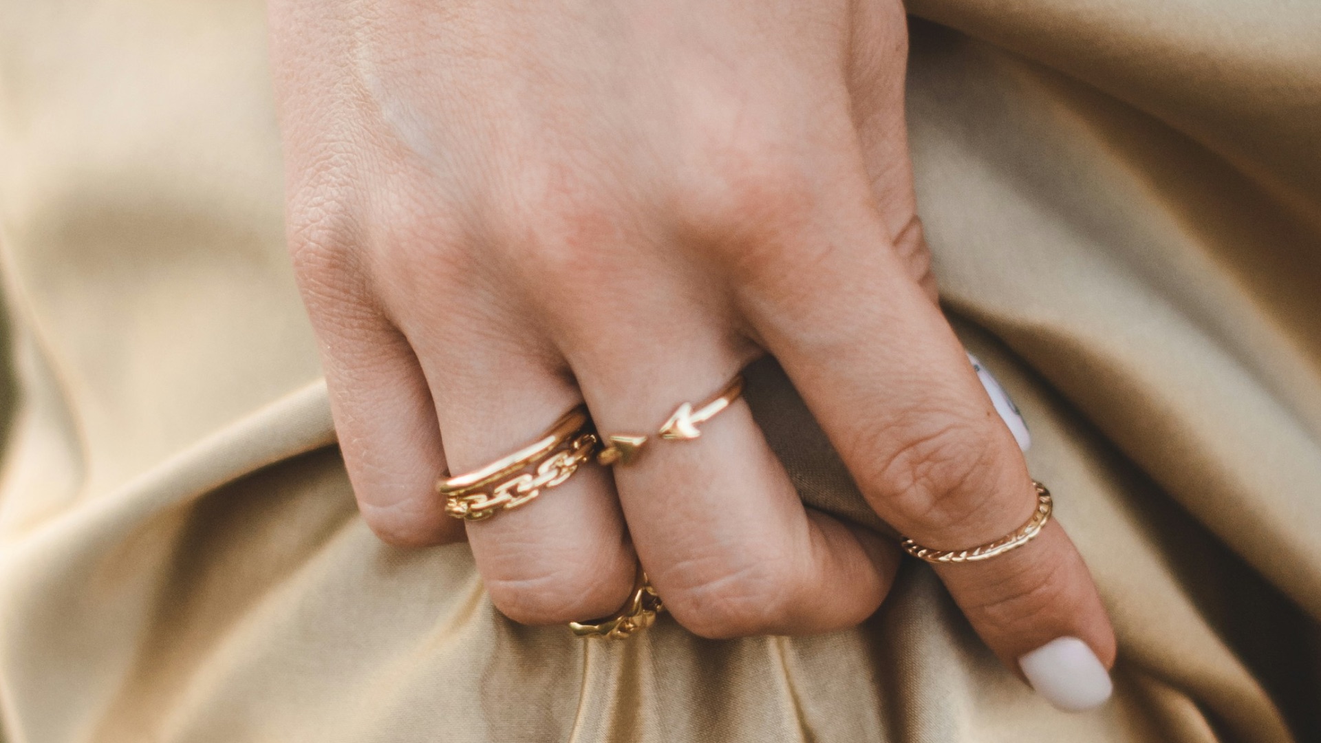 7. Bijoux fantaisie et bijoux de luxe en bon état
