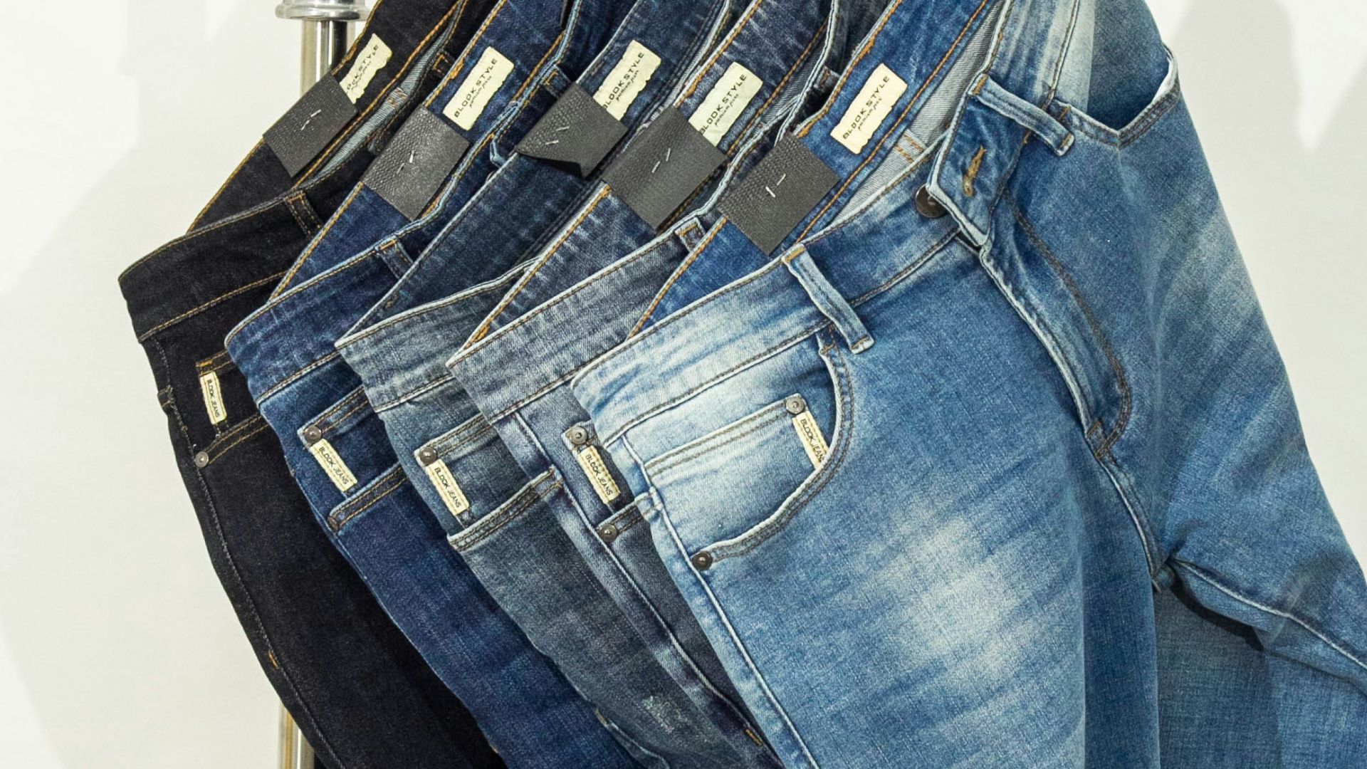 6. Un jean trop usé