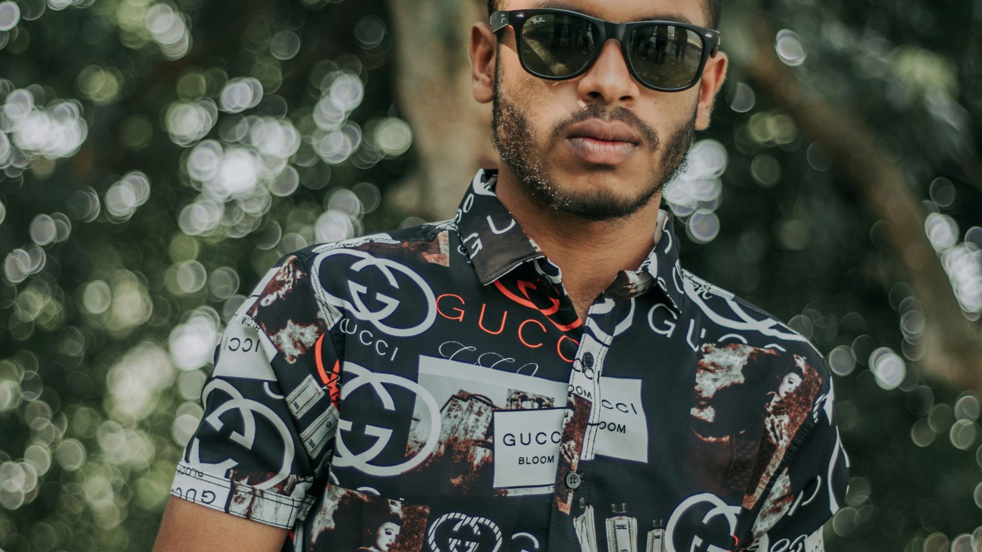 6. Vêtements arborant des logos voyants