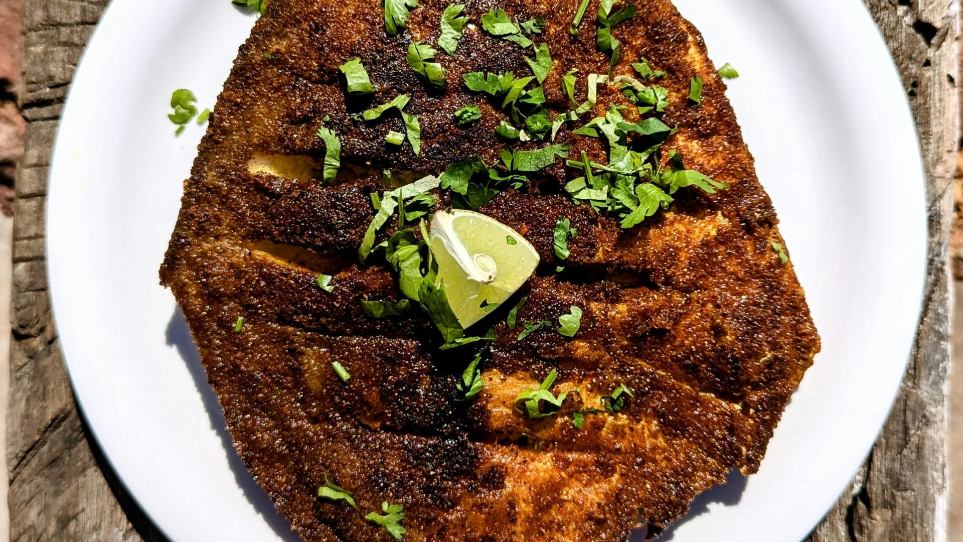 18. Poisson noirci accompagné d'une salsa au maïs