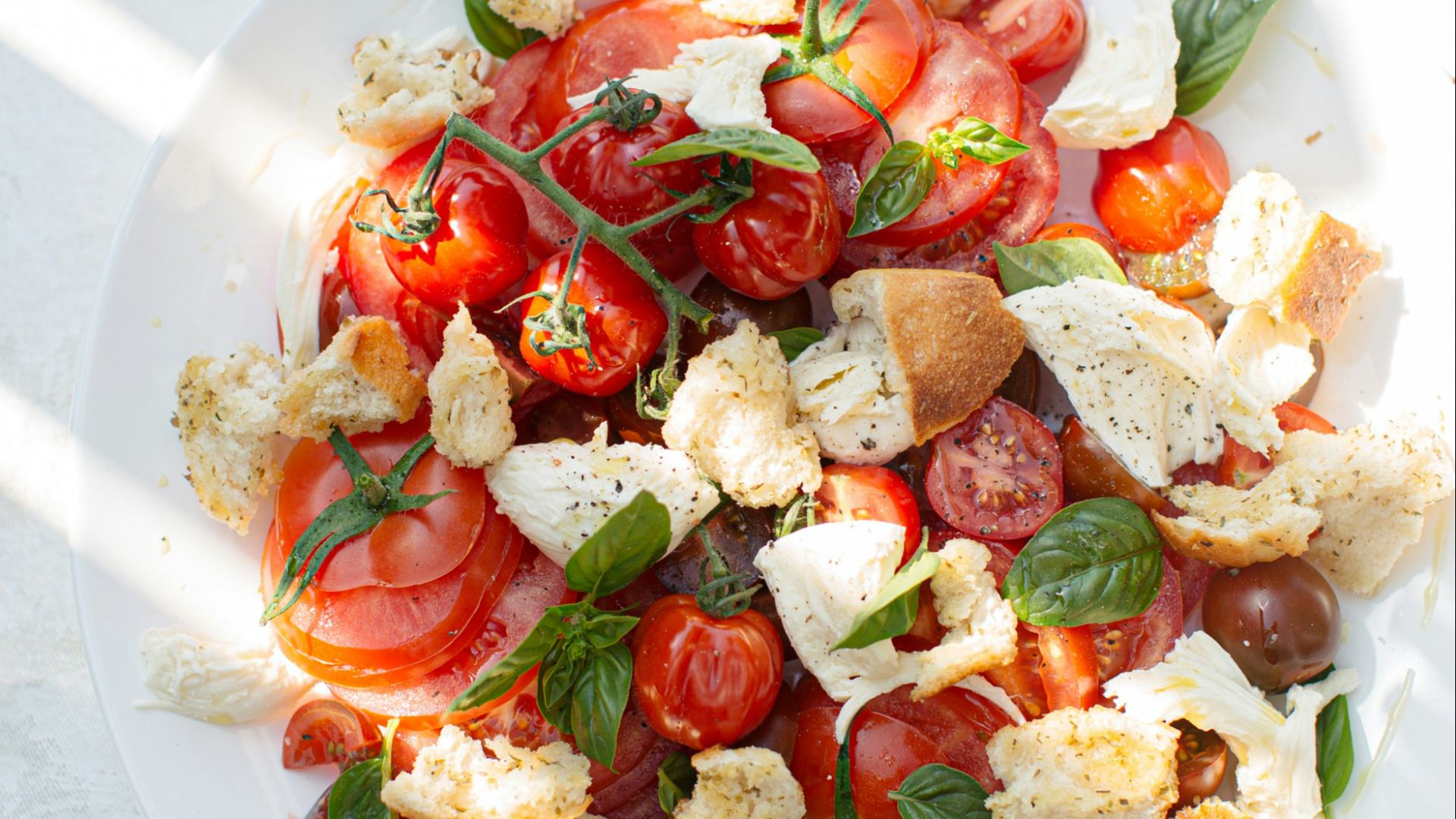 12. Salade caprese (Italie)