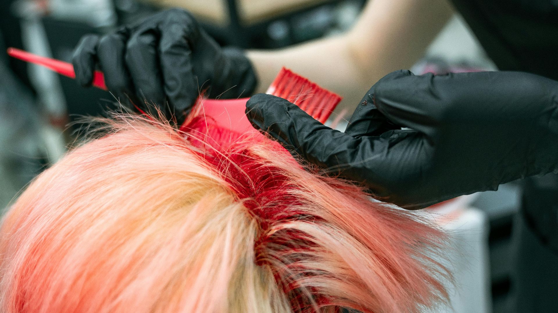11. Oublier de protéger la racine des cheveux