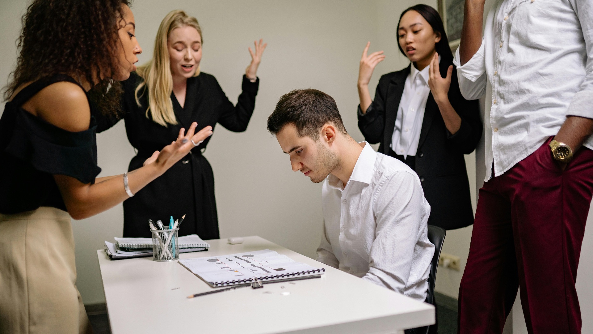 3. Les intrigues de bureau, ça existe bel et bien