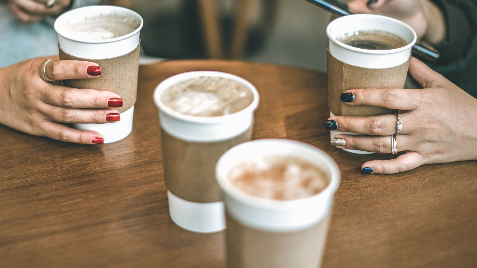 11. Vieilles tasses à café