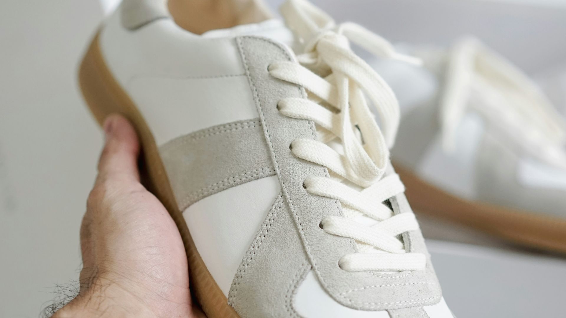 9. Baskets minimalistes