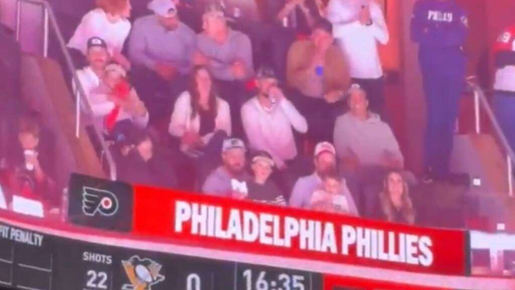 Phillies players were loudly booed during the Flyers game