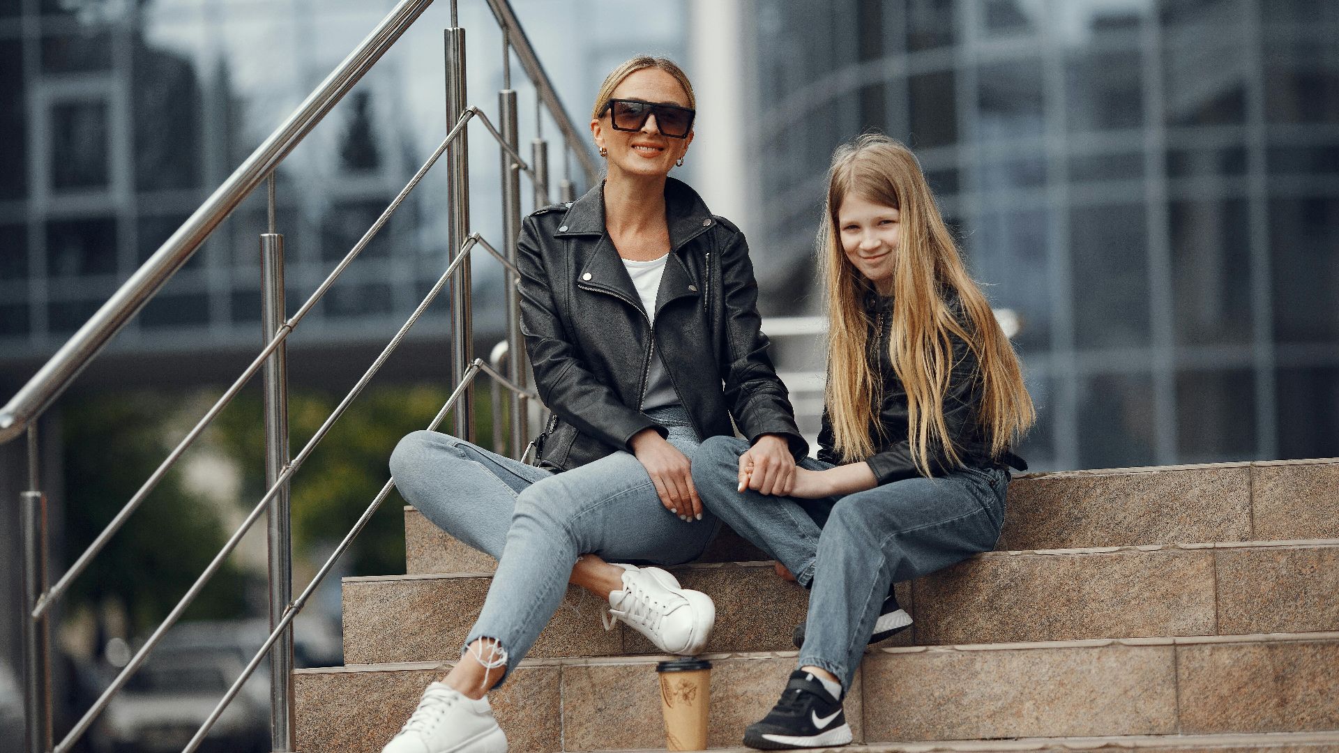 12. Ils rivalisent avec les autres parents pour savoir qui est le plus cool